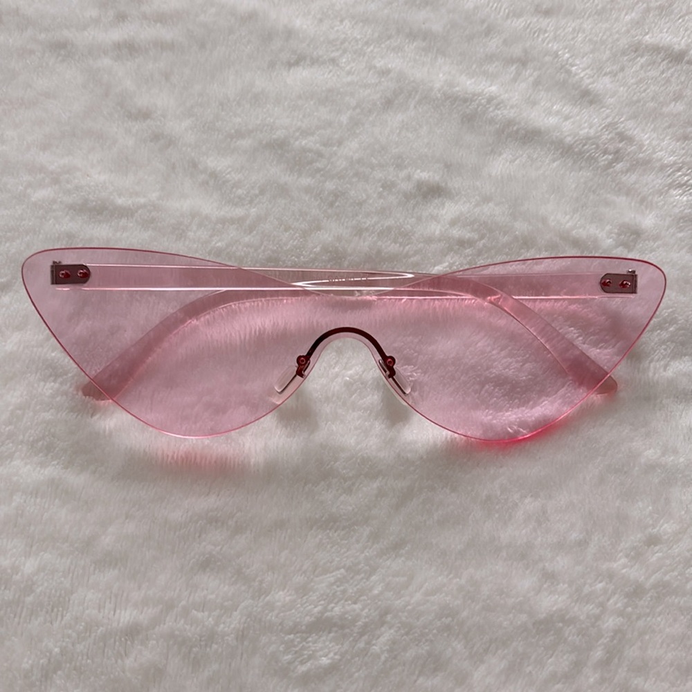 ♡︎ Pink Transparent Sunglasses ♡︎